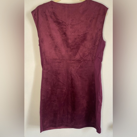 Burgundy velvet dress - Picture 2 of 2